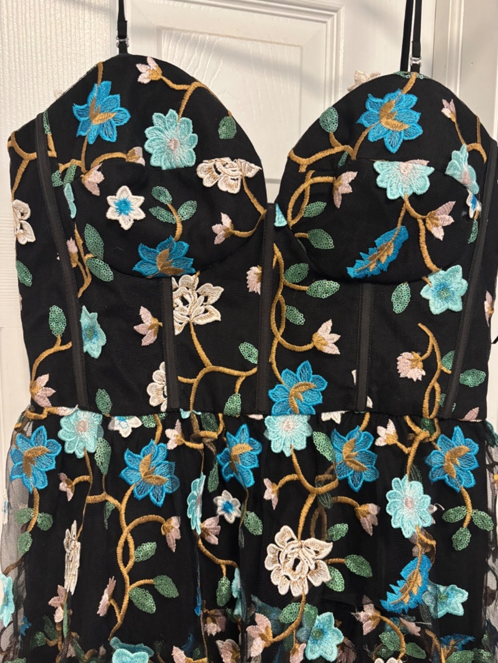 Layana Gown (Size L) Dress the Population - Picture 4 of 5